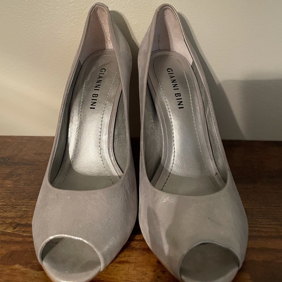 Gianni Bini sliver high heels - Picture 5 of 5